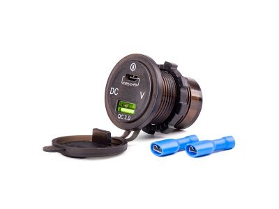 Vodotesen polnilnik z USB vtičnicami in USB + USB C 12 / 24V MOD-07 tester napetosti